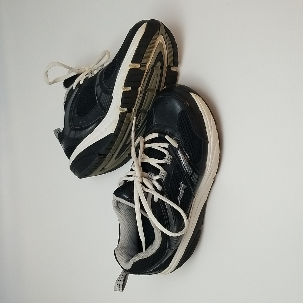 Shoes - Picture 3 of 3
